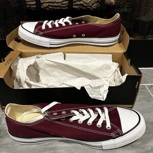 Low top Chuck Taylor Burgundy Size 12M / 14W